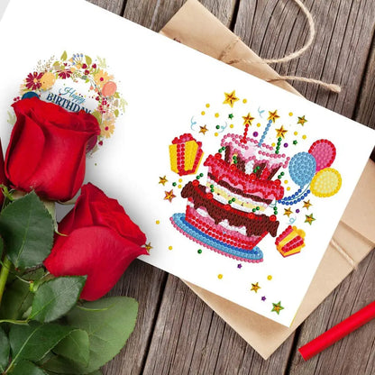 Vrolijke verjaardagskaart met een kleurrijke taart in diamond painting stijl, begeleid door rode rozen, perfect voor een feestelijke gelegenheid.